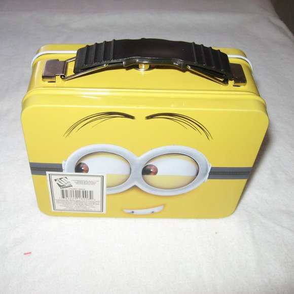 Minions Metal Lunch Box Size 5 1/2 x 4 x 2 1/2" NWT - Picture 3 of 6